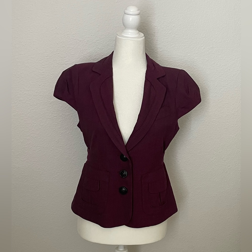 🏷️Nanette Lepore Collar Short Sleeve Button Blazer